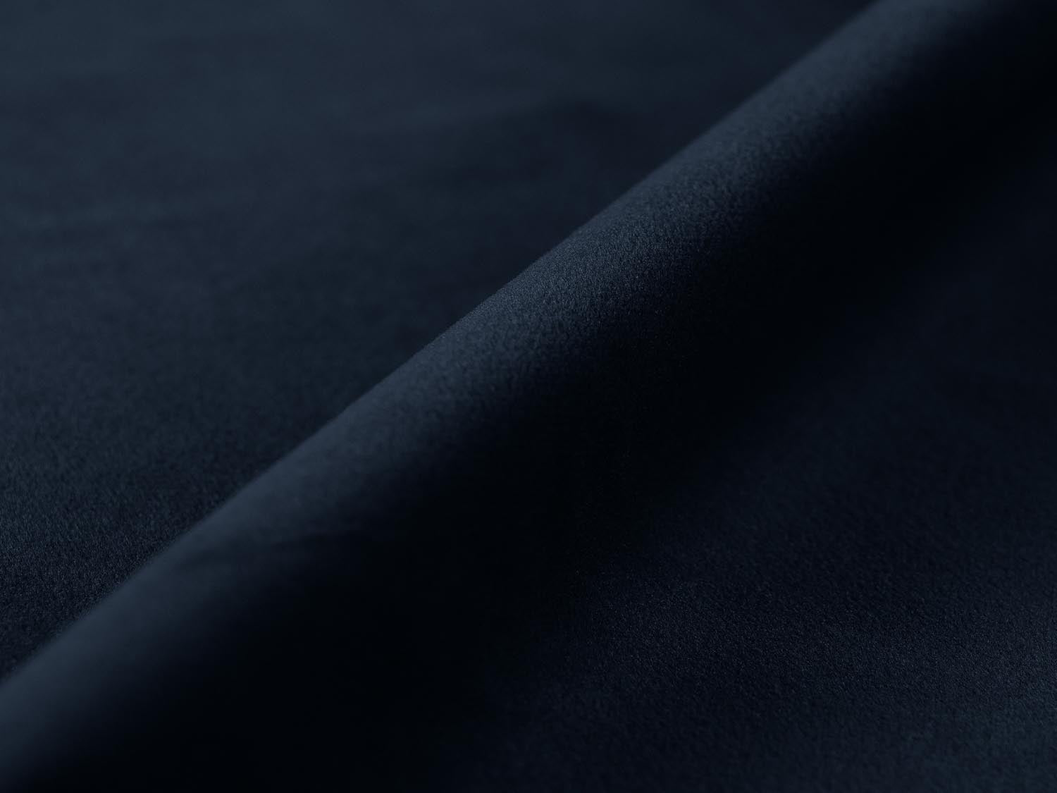 Erleben Sie das Eden Velour links Ecksofa 4-Sitzer von Micadoni: Stilvolles Velours, elegantes Design und hervorragender Sitzkomfort für Ihr Wohnzimmer.