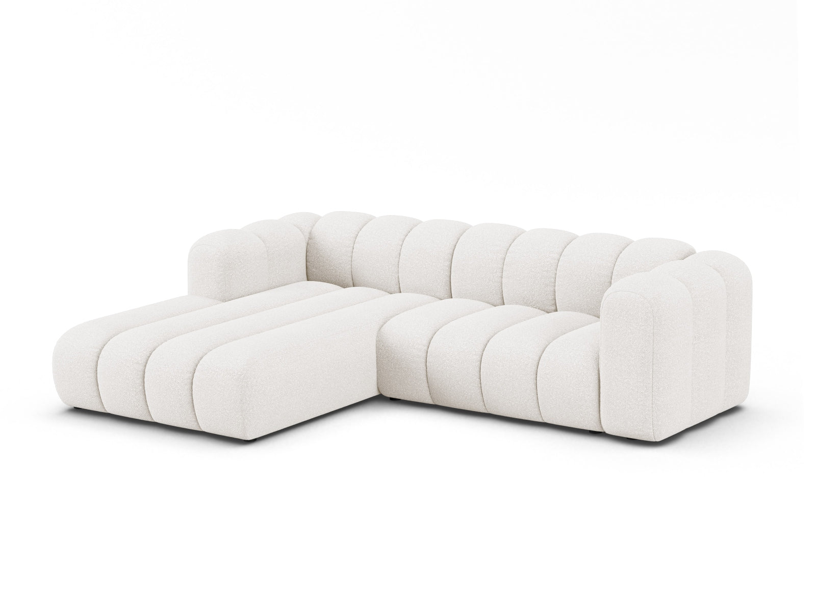 Elegantes Lupine Boucle Ecksofa links für 4 Personen in stilvollem Weiß, ideal für moderne Wohnräume, präsentiert von Micadoni.