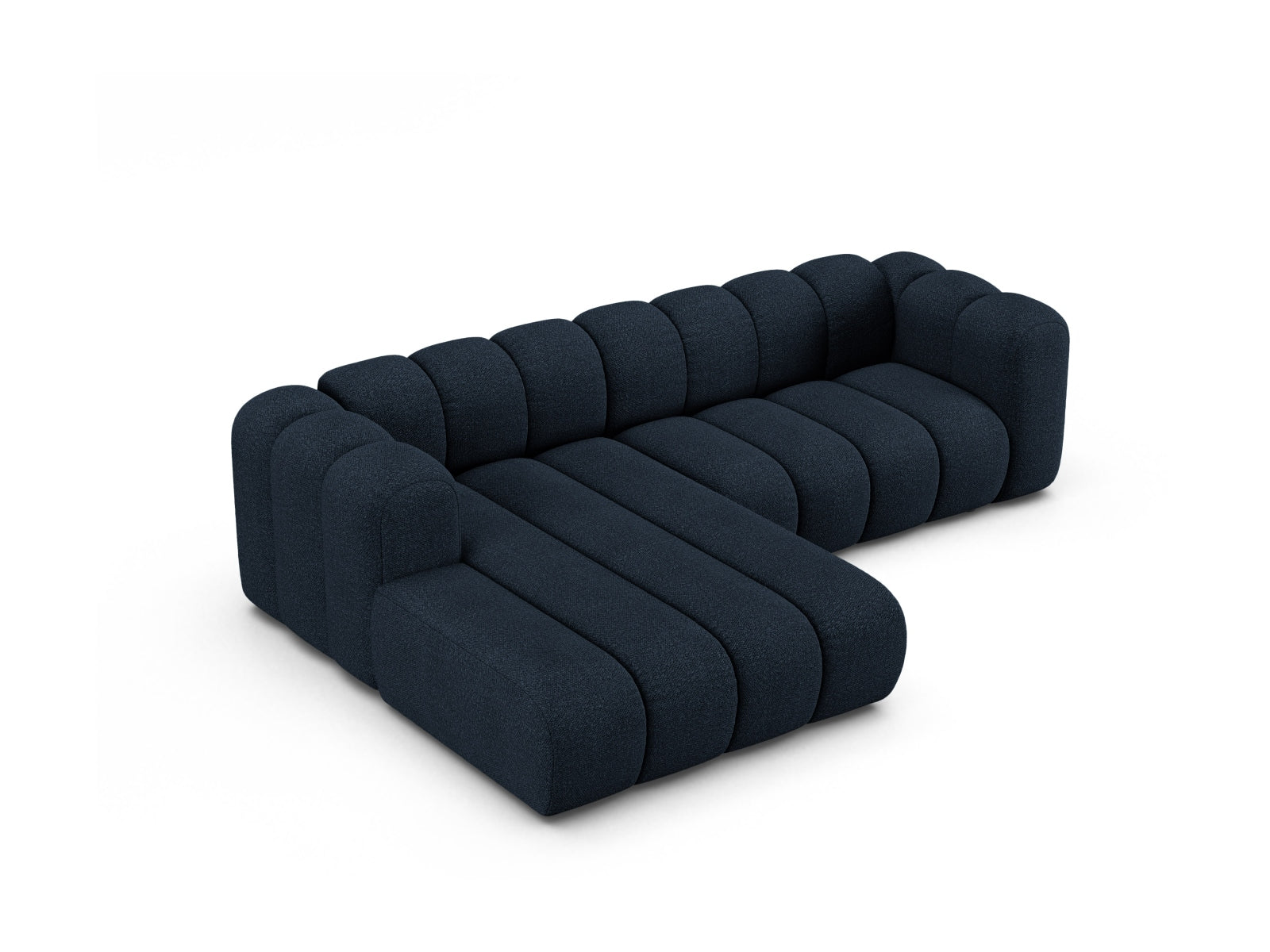 Modernes L-Sofa links in Dunkelblau, Lupine Boucle, für 4 Personen, perfekt für gemütliche und stilvolle Wohnbereiche.