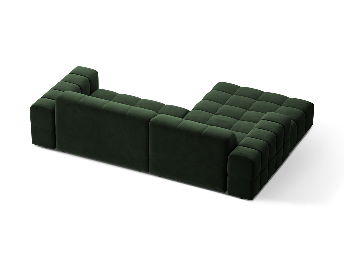 Jennifer Linkes Ecksofa von Micadoni in leichtem Beige, L-Form, Eden Chenille-Stoff, schwarze Kunststoffbeine, Rückenlehne mit Wattierung.