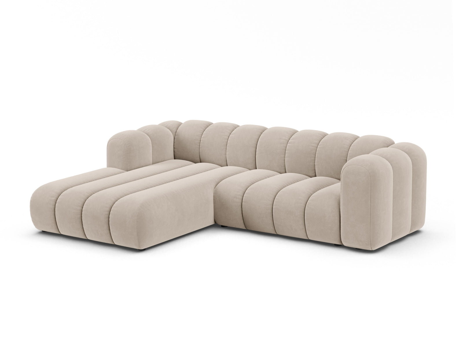Beige Velour Ecksofa von Micadoni, linksseitig, 4-Sitzer, modern und stilvoll, ideal für gemütliche Wohnräume.