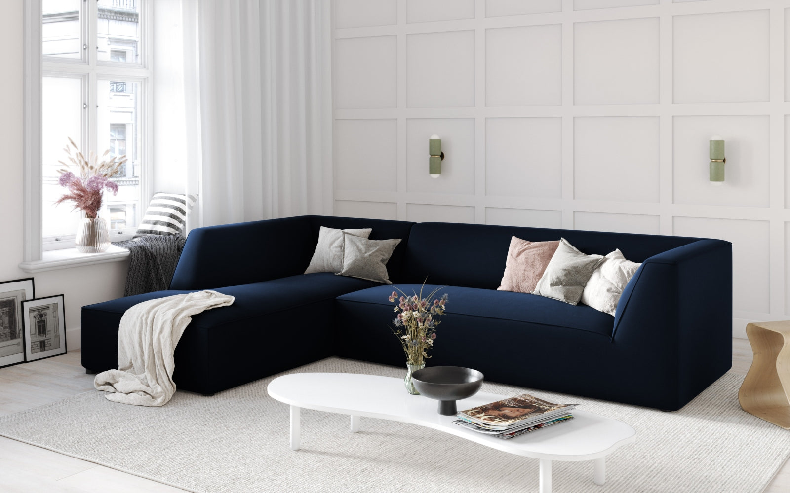 Entdecken Sie das stilvolle Ruby Velour Ecksofa links von Micadoni – ein 4-Sitzer, der Eleganz und Komfort in Ihr Zuhause bringt.