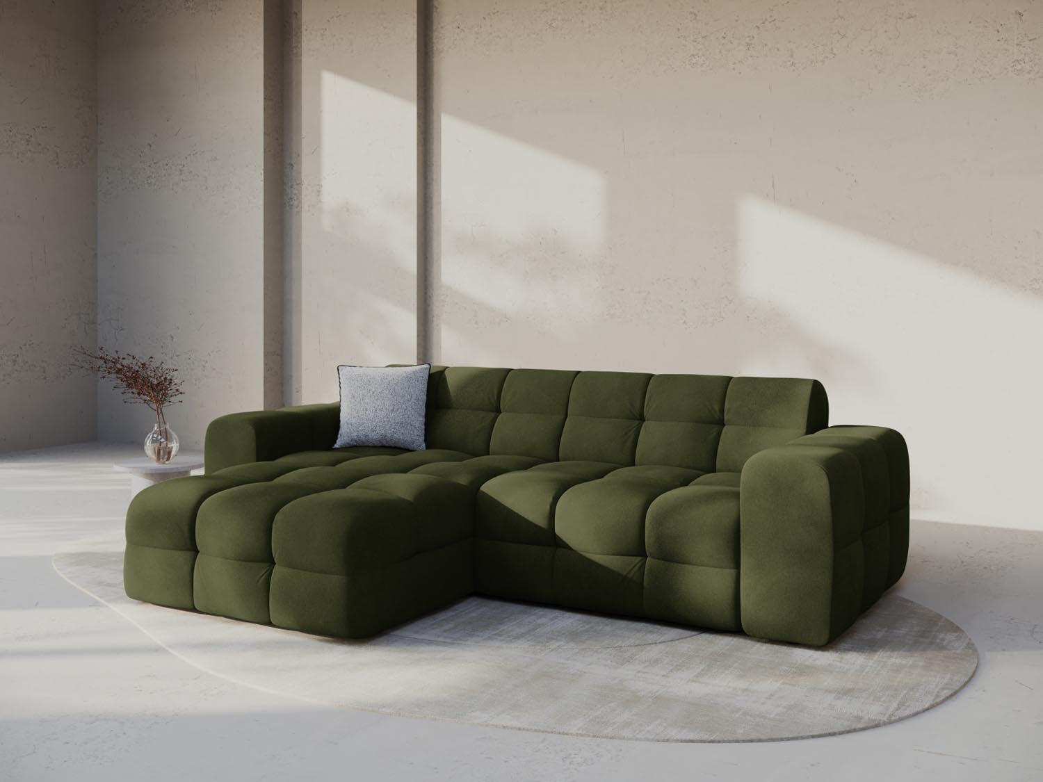 Erleben Sie das Kendal Velour links Ecksofa 4 Sitzer von Micadoni – elegantes Design, grosszügige Sitzfläche und optimalen Komfort für Ihr Wohnzimmer.