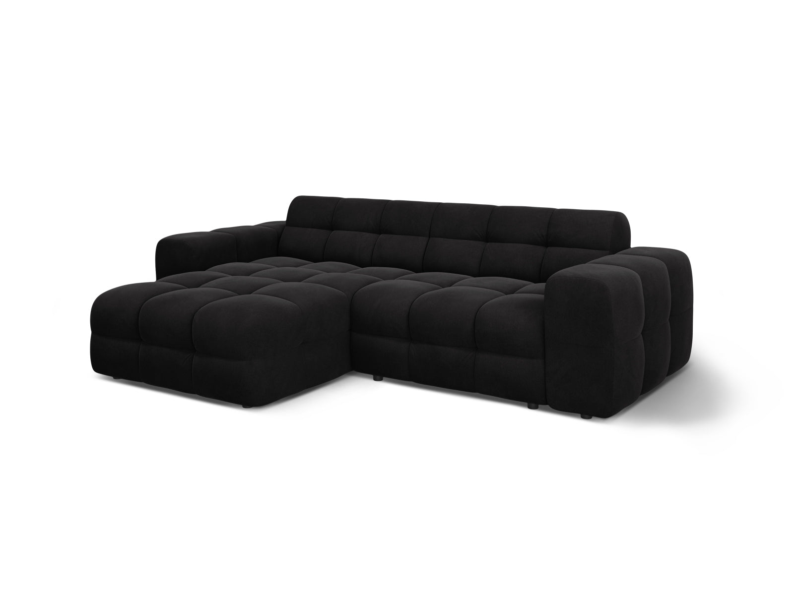 Erleben Sie das Kendal Velour links Ecksofa 4 Sitzer von Micadoni – elegantes Design, grosszügige Sitzfläche und optimalen Komfort für Ihr Wohnzimmer.