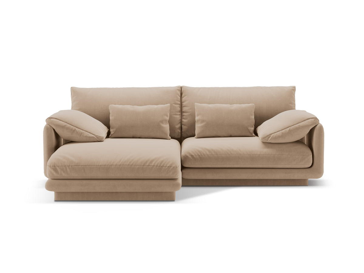 Torino Velour links Ecksofa 3 Sitzer in Sand-Casino präsentiert im Onlineshop von KAQTU Design AG. L-Sofa links ist von Micadoni