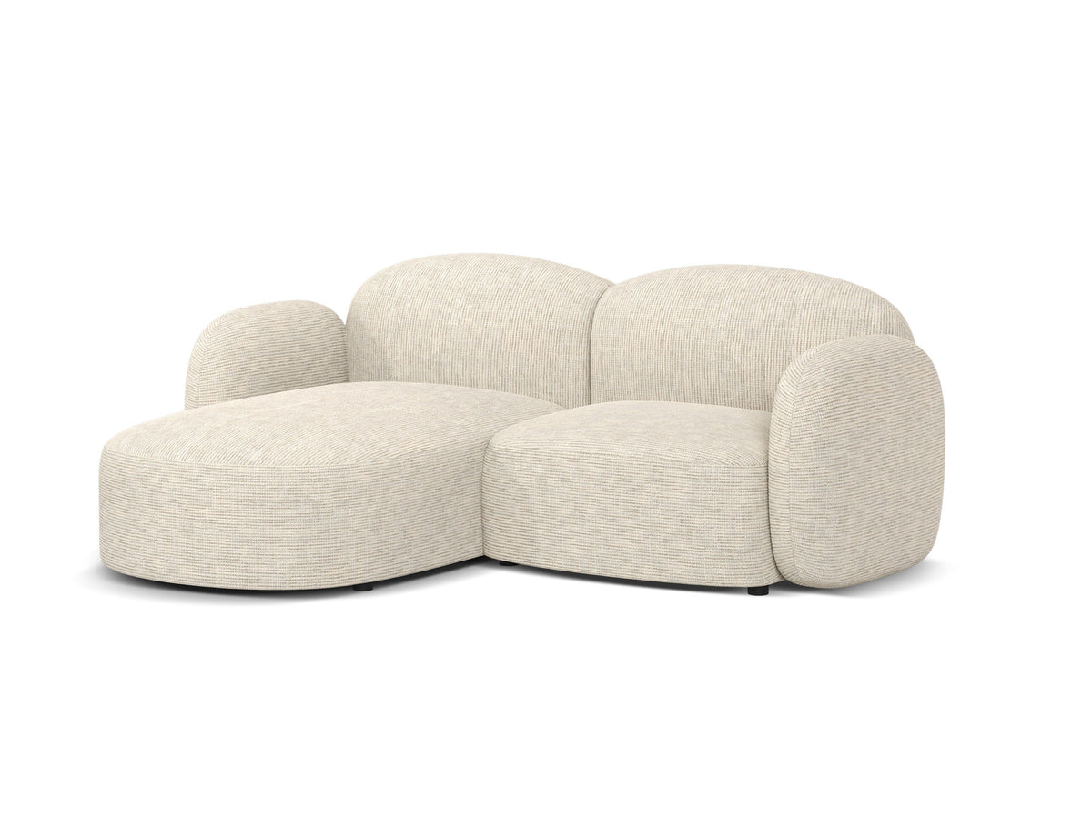 Blair Ecksofa links 3-Sitzer von Micadoni, L-Form, Bezug aus Eden-Chenillestoff in Dark Beige, Massivholzrahmen und schwarze Kunststoffbeine.