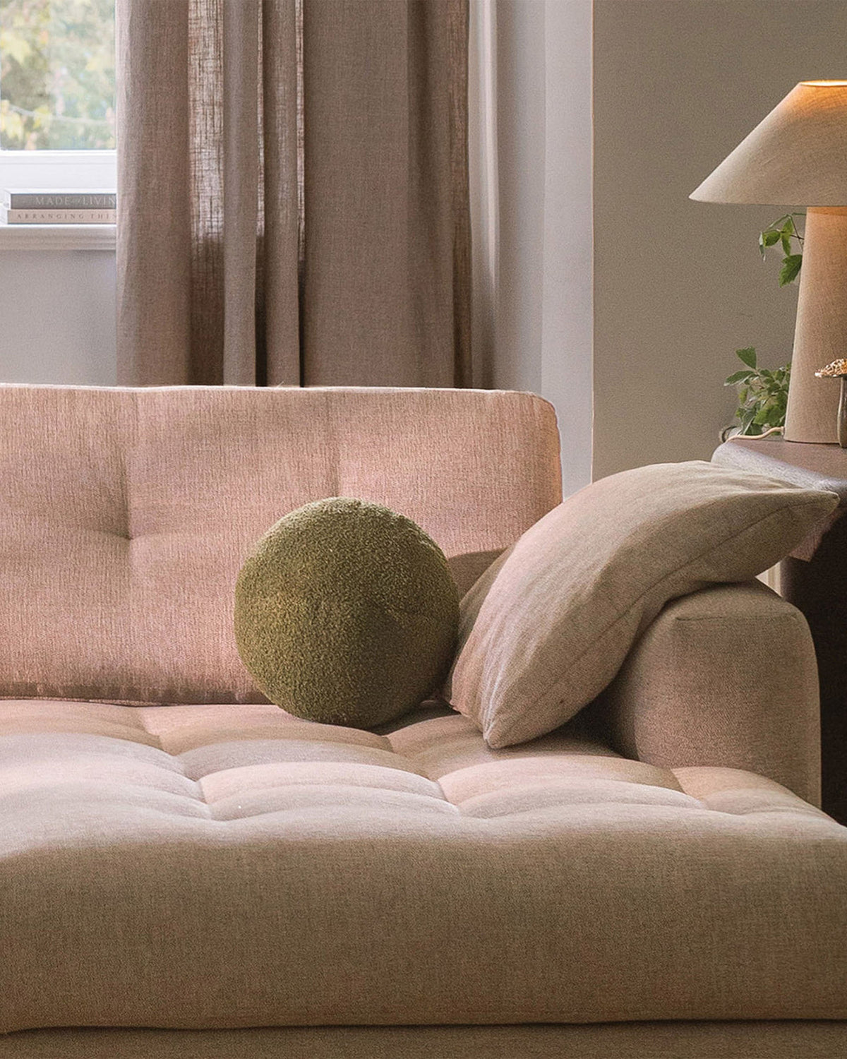 Ball Pillow in Beige-Now or Never präsentiert im Onlineshop von KAQTU Design AG. Deko Kissen ist von Micadoni