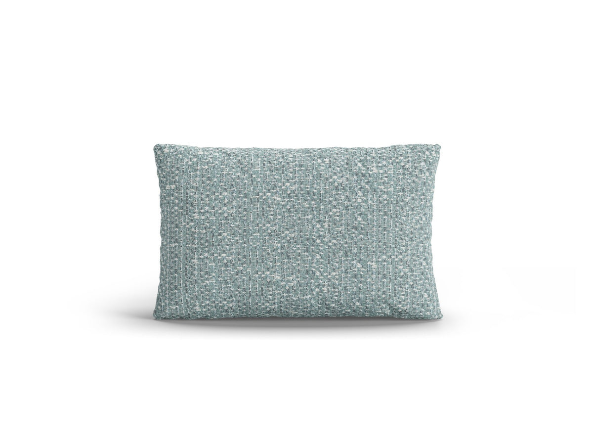 Weisses Dekokissen Poppy von Micadoni aus strukturiertem Bouclé-Stoff, rechteckige Form, Grösse 50x10x30 cm, auf hellem Hintergrund.
