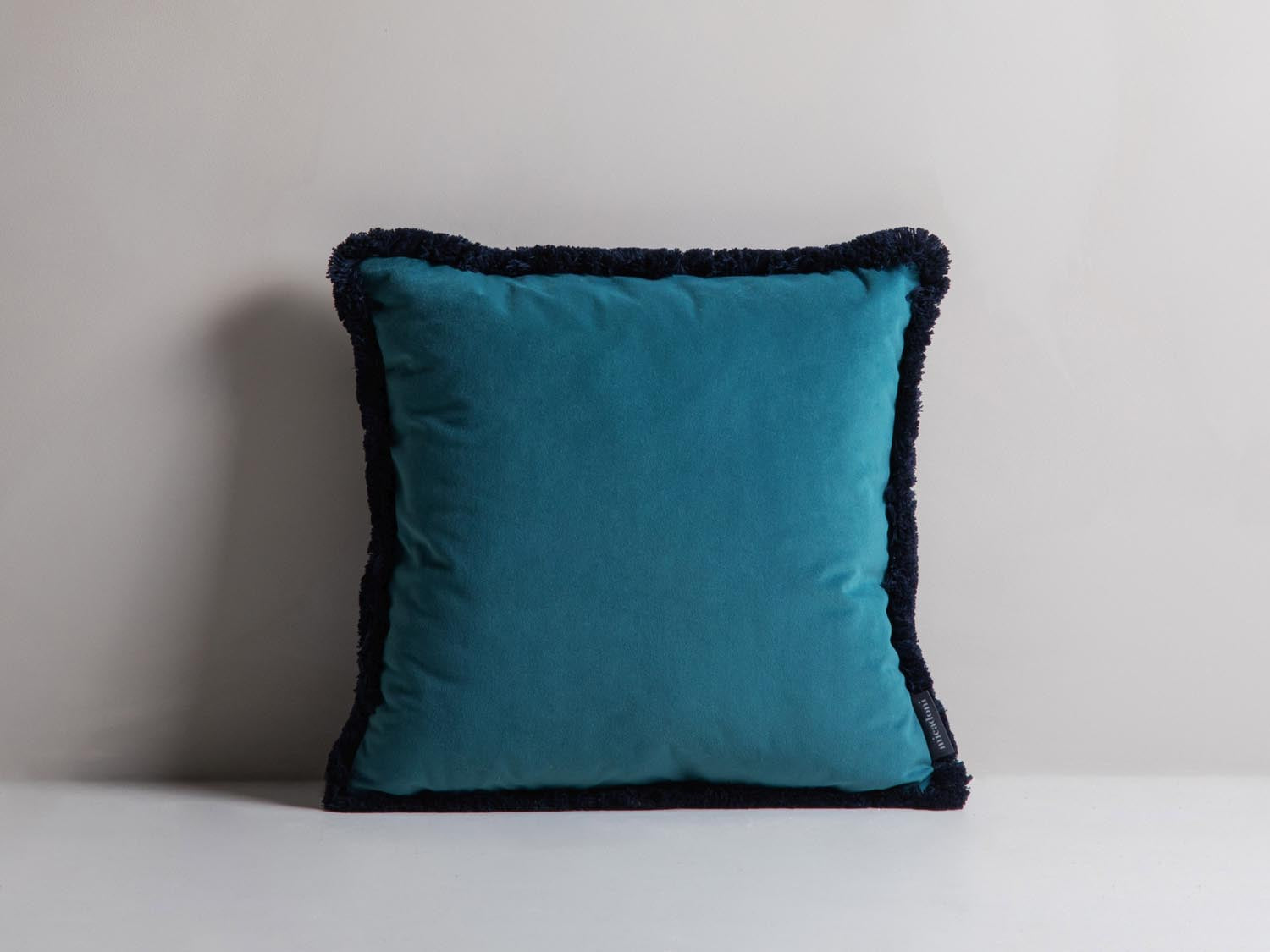 Hippy Pillow in Turquoise präsentiert im Onlineshop von KAQTU Design AG. Deko Kissen ist von Micadoni