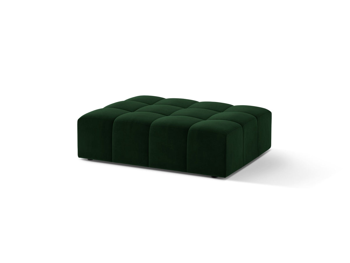Beiger Pouf Jennifer von Micadoni mit Bluvel-Stoffbezug und schwarzen Kunststoffbeinen, Masse 102 x 84 x 42 cm, freigestellt fotografiert.