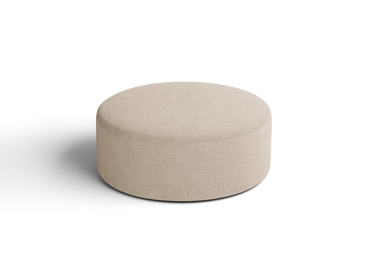 Weisser Pouf Dia von Micadoni mit strukturiertem Bouclé-Stoff, quadratischer Form und niedrigen Beinen aus Polypropylen.