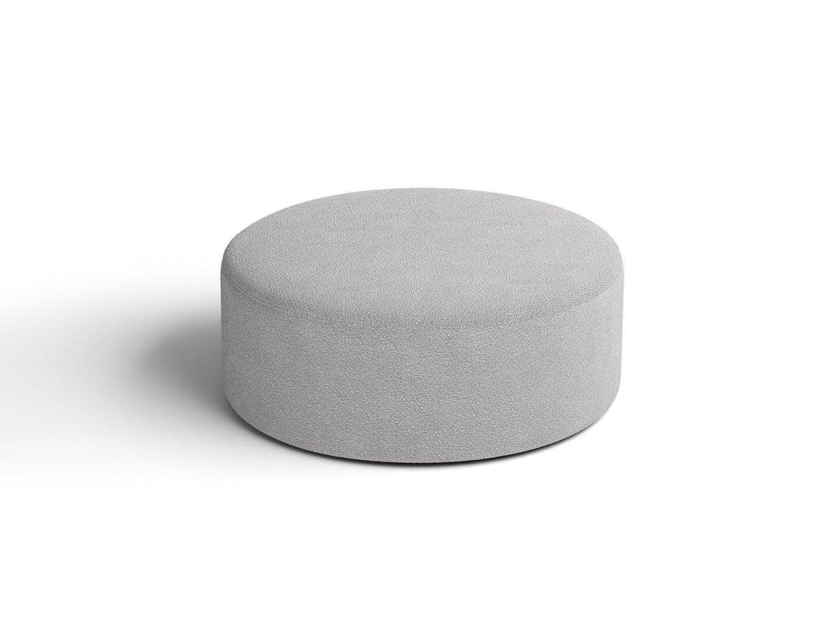 Weisser Pouf Dia von Micadoni mit strukturiertem Bouclé-Stoff, quadratischer Form und niedrigen Beinen aus Polypropylen.