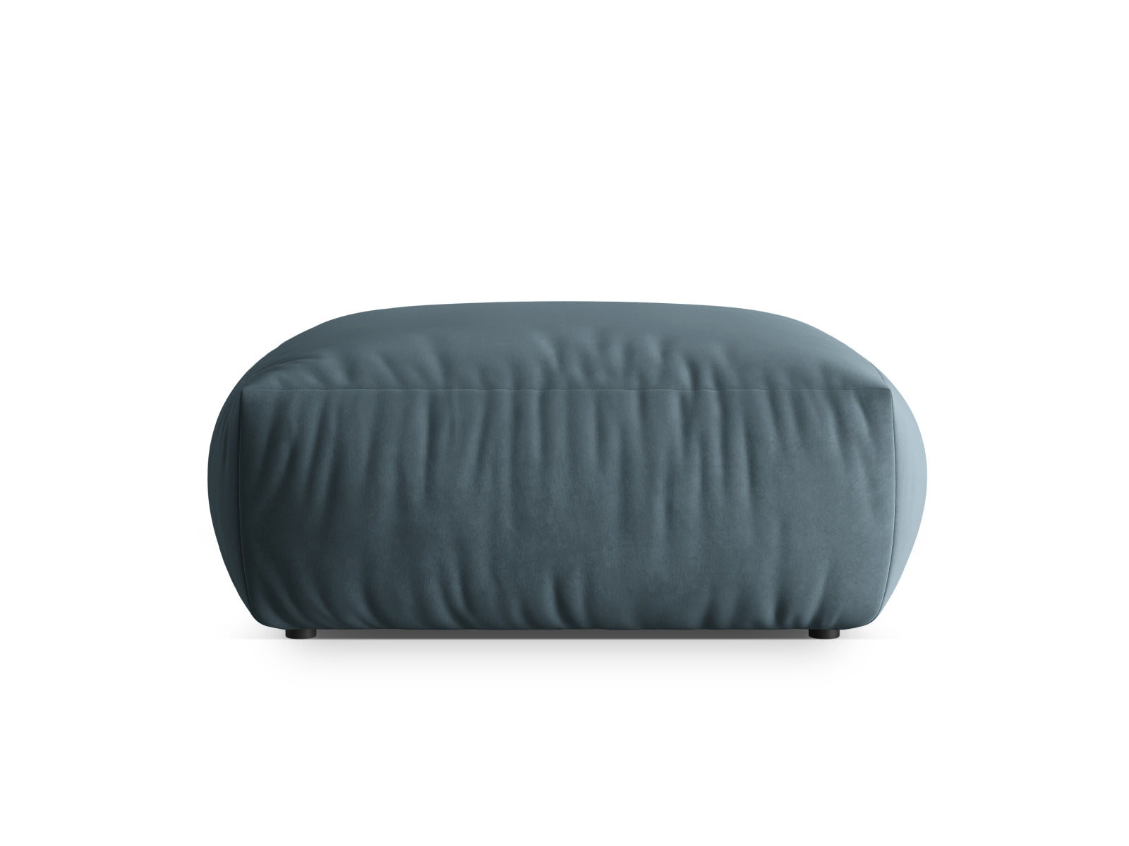 Stylischer Chris Velour Pouf in zartem Pastellblau, perfekt für moderne Wohnkonzepte. Vielseitig einsetzbar und bequem für jeden Raum.