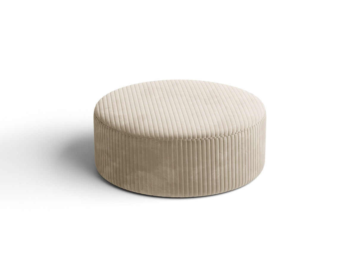 Weisser Pouf Dia von Micadoni mit strukturiertem Bouclé-Stoff, quadratischer Form und niedrigen Beinen aus Polypropylen.