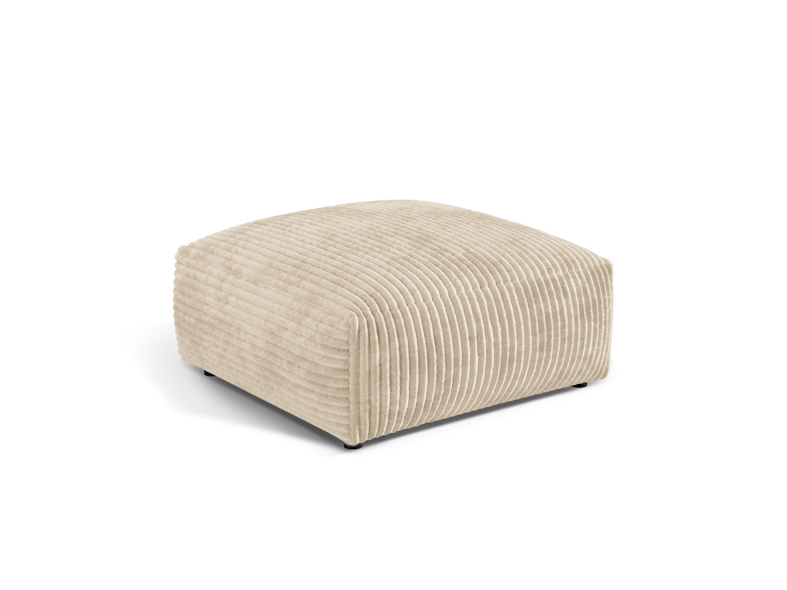 Eleganter Martina Pouf in hellem Beige, ideal für stilvolle Wohnräume. Bequem und vielseitig einsetzbar, perfekt als Sitzgelegenheit oder Fußablage.