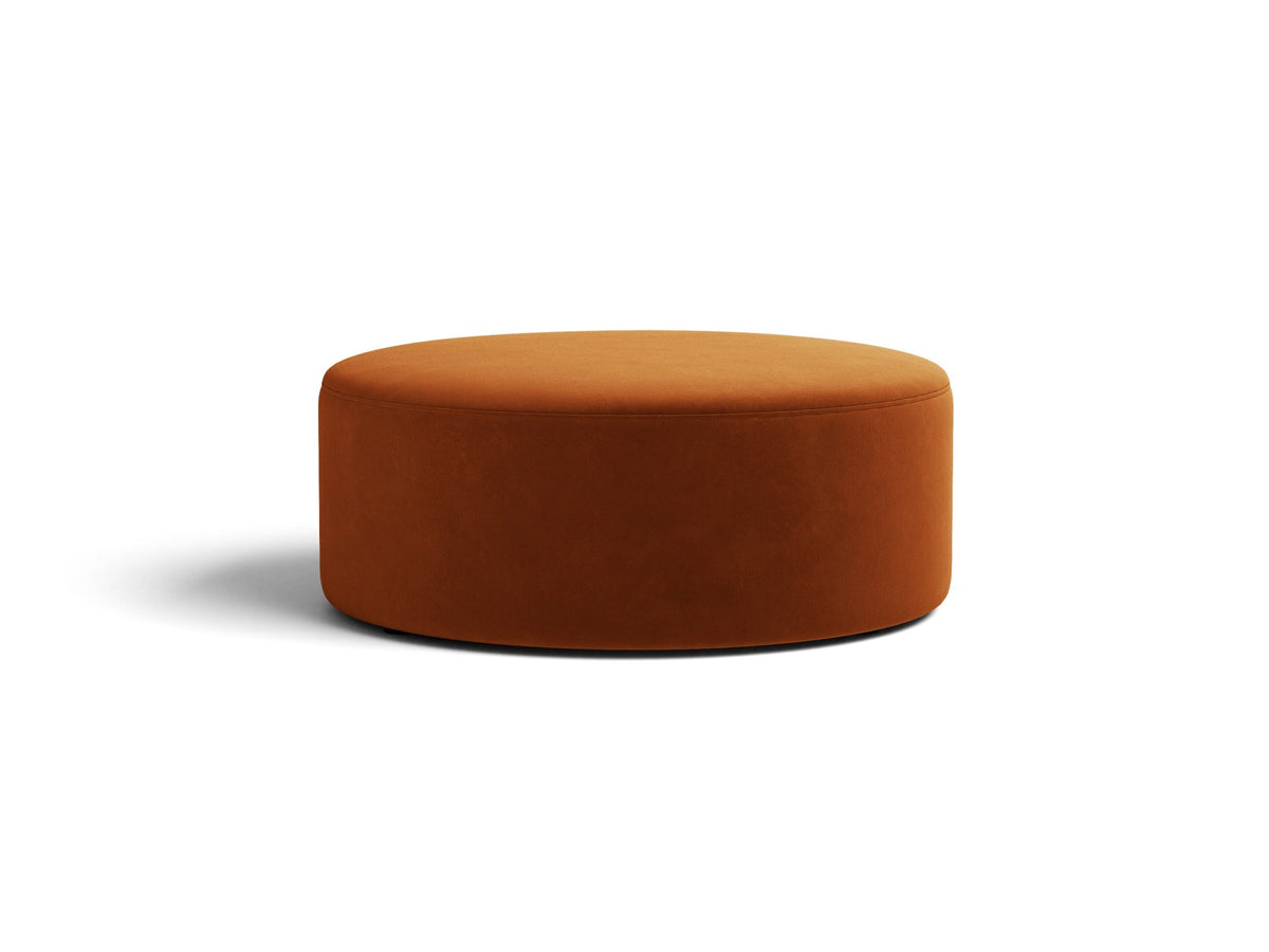 Weisser Pouf Dia von Micadoni mit strukturiertem Bouclé-Stoff, quadratischer Form und niedrigen Beinen aus Polypropylen.