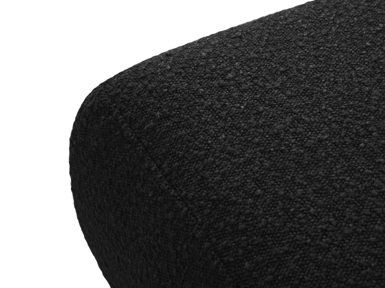 Stylischer Molino Boucle Pouf in klassischem Schwarz von Micadoni, ideal für entspannte Momente und als dekoratives Element in jedem Raum.