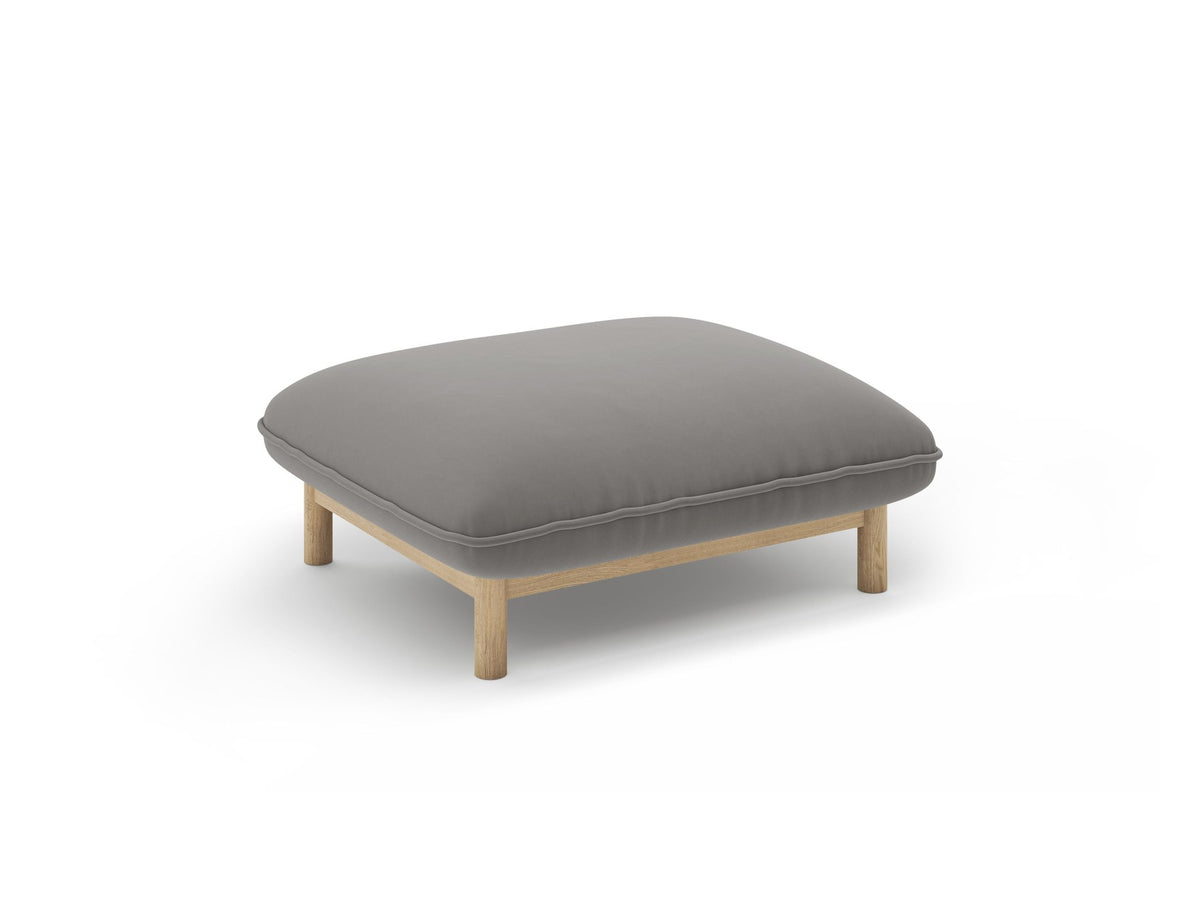 Runder Pouf Ada in Mandel beige mit Casino-Veloursbezug und sichtbaren Holzbeinen, Sitzhöhe 44 cm, hergestellt von Micadoni.