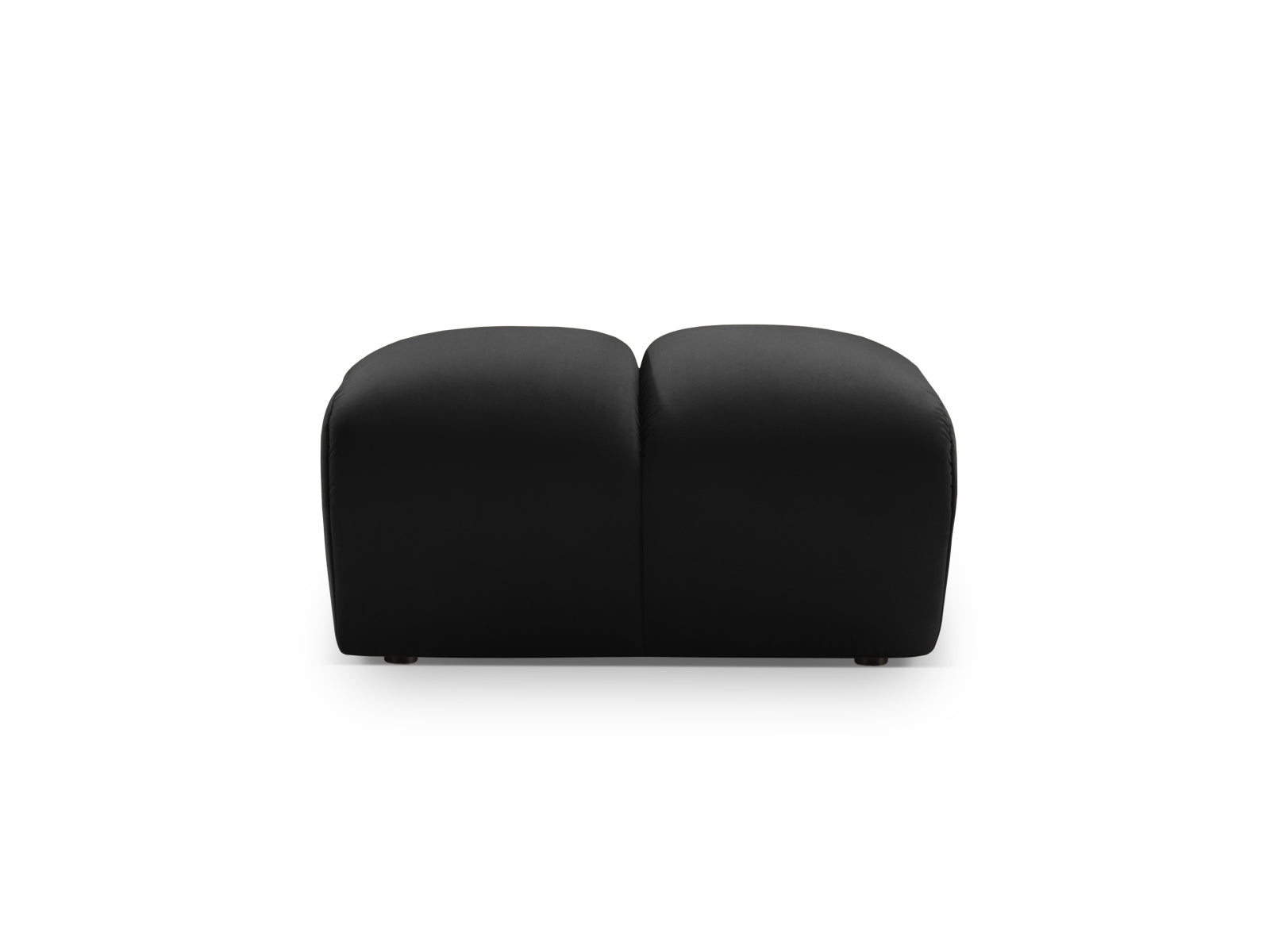Entdecken Sie den Diana Velour Pouf 1 Sitzer von Micadoni – eleganter Velours, zeitgemässes Design und hervorragender Sitzkomfort für Ihr Wohnambiente.