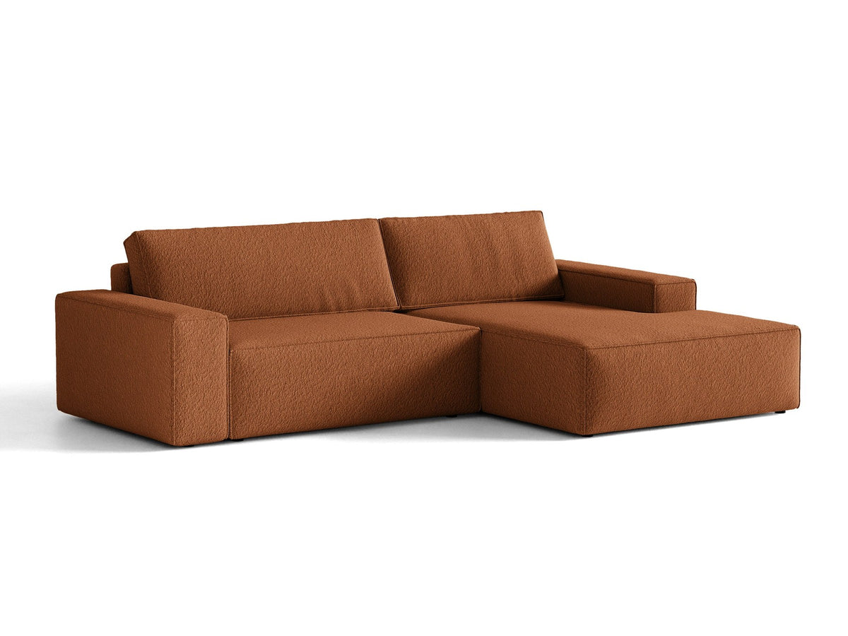 Braunes Ecksofa Jodie von Micadoni mit Bouclé-Stoffbezug, schwarzen Kunststoffbeinen und ausklappbarem Bettkasten, linke Ausrichtung.