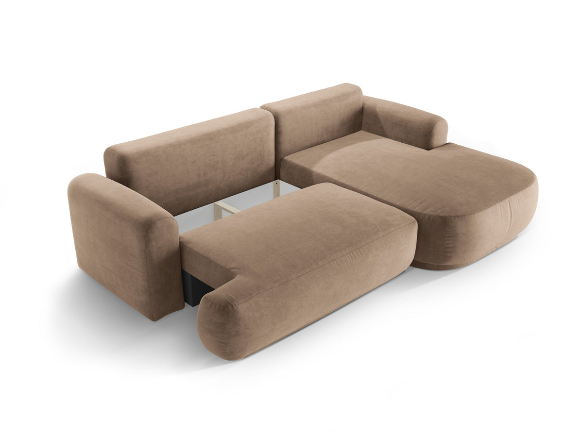 Ecksofa in Leichtes Beige mit Veloursbezug, ausgeklappter Bettfunktion, Stauraumfach und schwarzen Kunststoffbeinen von Micadoni.