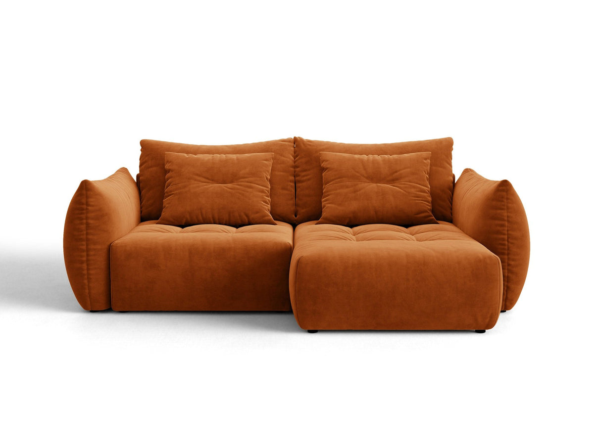 Ecksofa Bloom mit Schlaffunktion von Micadoni in Sand, Bettsofa rechts mit Casino-Veloursbezug und schwarzen Kunststoffbeinen.