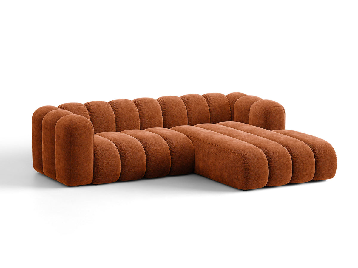 Beiges Ecksofa Lupine von Micadoni mit rechter Ausrichtung, Stoffbezug Eden Pearl, schwarzen Kunststoffbeinen und integriertem Bettkasten.