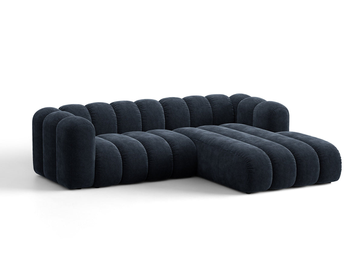 Beiges Ecksofa Lupine von Micadoni mit rechter Ausrichtung, Stoffbezug Eden Pearl, schwarzen Kunststoffbeinen und integriertem Bettkasten.