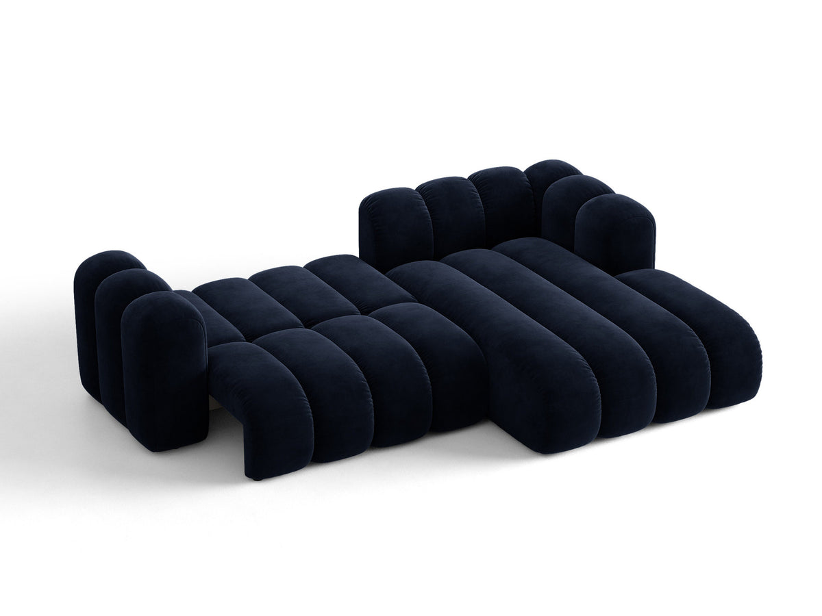 Beiges Ecksofa Lupine von Micadoni mit rechter Ausrichtung, Stoffbezug Eden Pearl, schwarzen Kunststoffbeinen und integriertem Bettkasten.