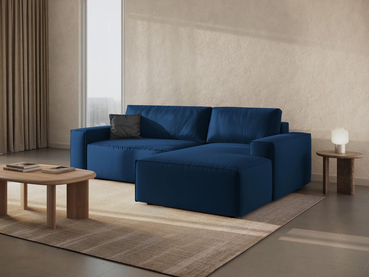 Jodie Velour Ecksofa rechts mit Schlaffunktion und Stauraumbox 3 Sitzer in Royal Blue-Bluvel präsentiert im Onlineshop von KAQTU Design AG. Bettsofa rechts ist von Micadoni
