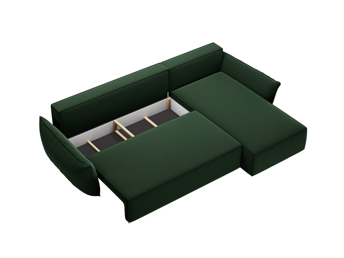 Beige Ecksofa Kaelle von Micadoni mit Chenille-Bezug, schwarzen Kunststoffbeinen und sichtbarem Bettkasten, rechts ausgerichtetes Bettsofa im Wohnraum.