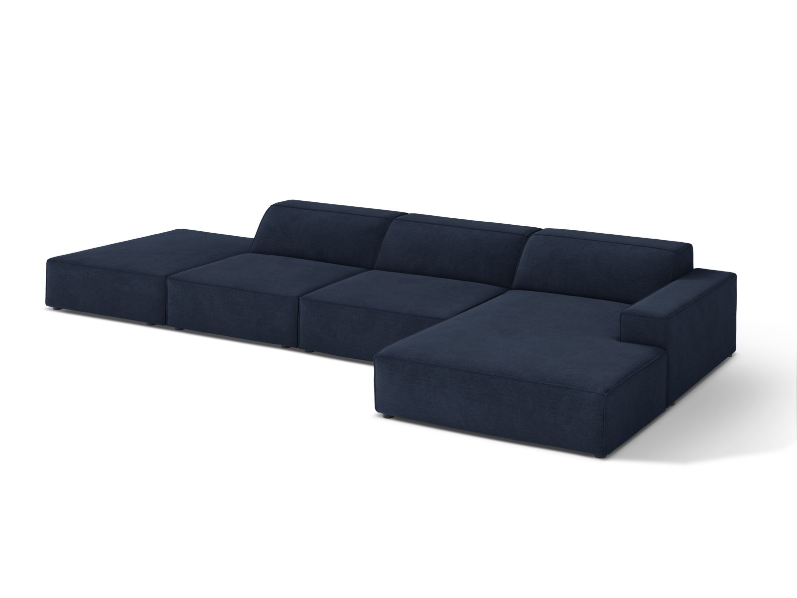 Elegantes 5-Sitzer Ecksofa Jodie in edlem Navy Blue, ideal für entspannte Stunden und geschmackvolle Wohnräume. Hochwertige Verarbeitung von Micadoni.