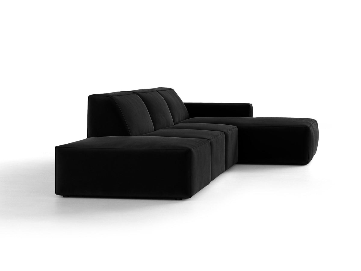 Ecksofa rechts Jodie von Micadoni in Leichtes beige mit Samtstoff-Bezug Venus, modulare Bauweise und schwarzen Kunststoffbeinen.