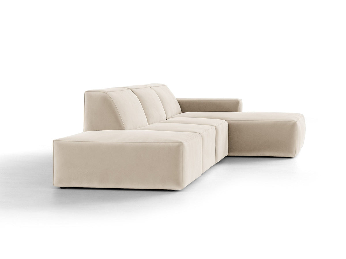 Ecksofa rechts Jodie von Micadoni in Leichtes beige mit Samtstoff-Bezug Venus, modulare Bauweise und schwarzen Kunststoffbeinen.