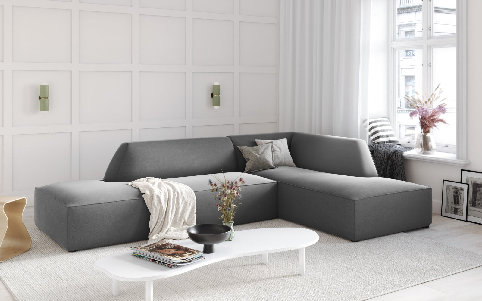 Elegantes modulares Ecksofa in luxuriösem Ruby Velour, rechtsseitig, bietet Platz für vier Personen und verleiht jedem Raum einen Hauch von Stil.
