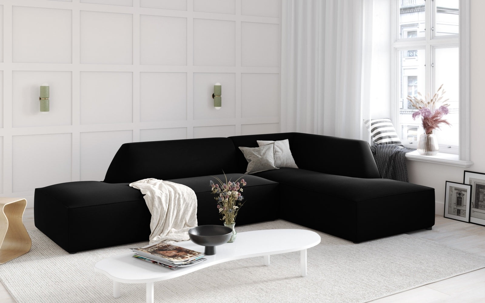 Entdecken Sie das elegante Ruby Velour Ecksofa rechts von Micadoni – ein 4-Sitzer, der Stil, Komfort und Flexibilität vereint. Ideal für Ihr Wohnzimmer!