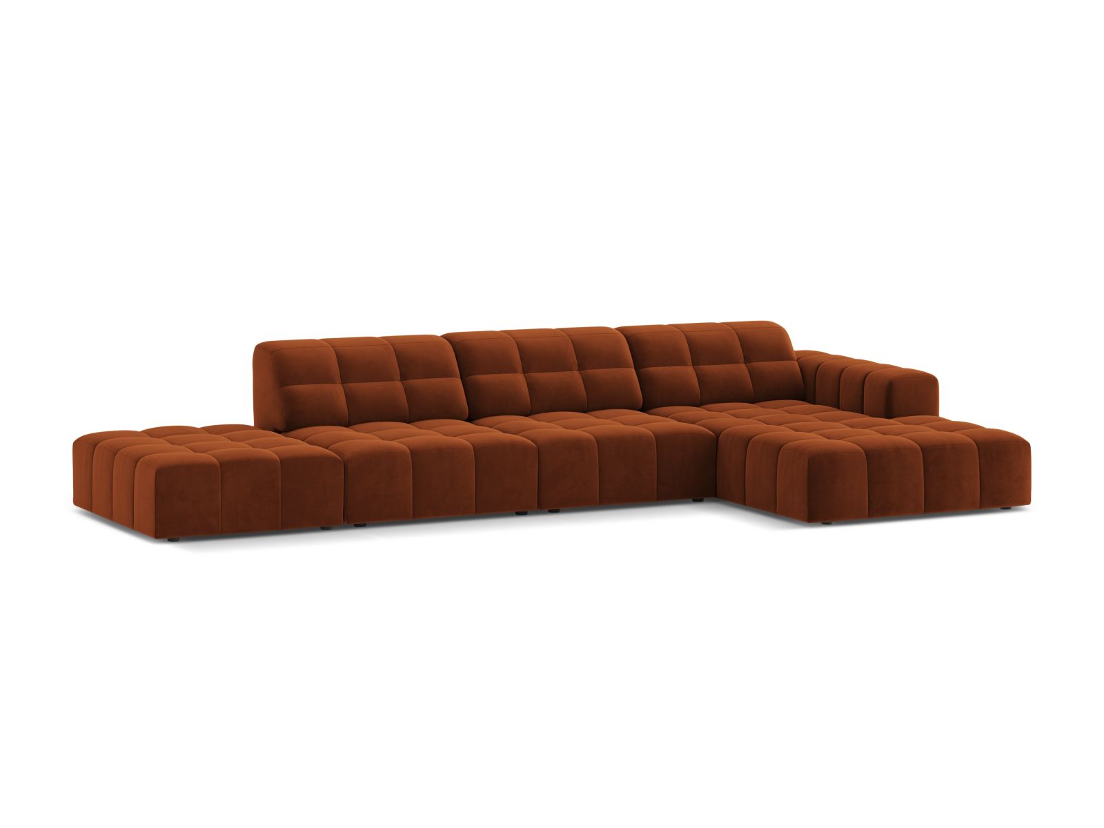 Elegantes 5-Sitzer Ecksofa Jennifer in warmem Terracotta-Bluvel, ideal für stilvolle Wohnräume, erhältlich bei KAQTU Design AG.