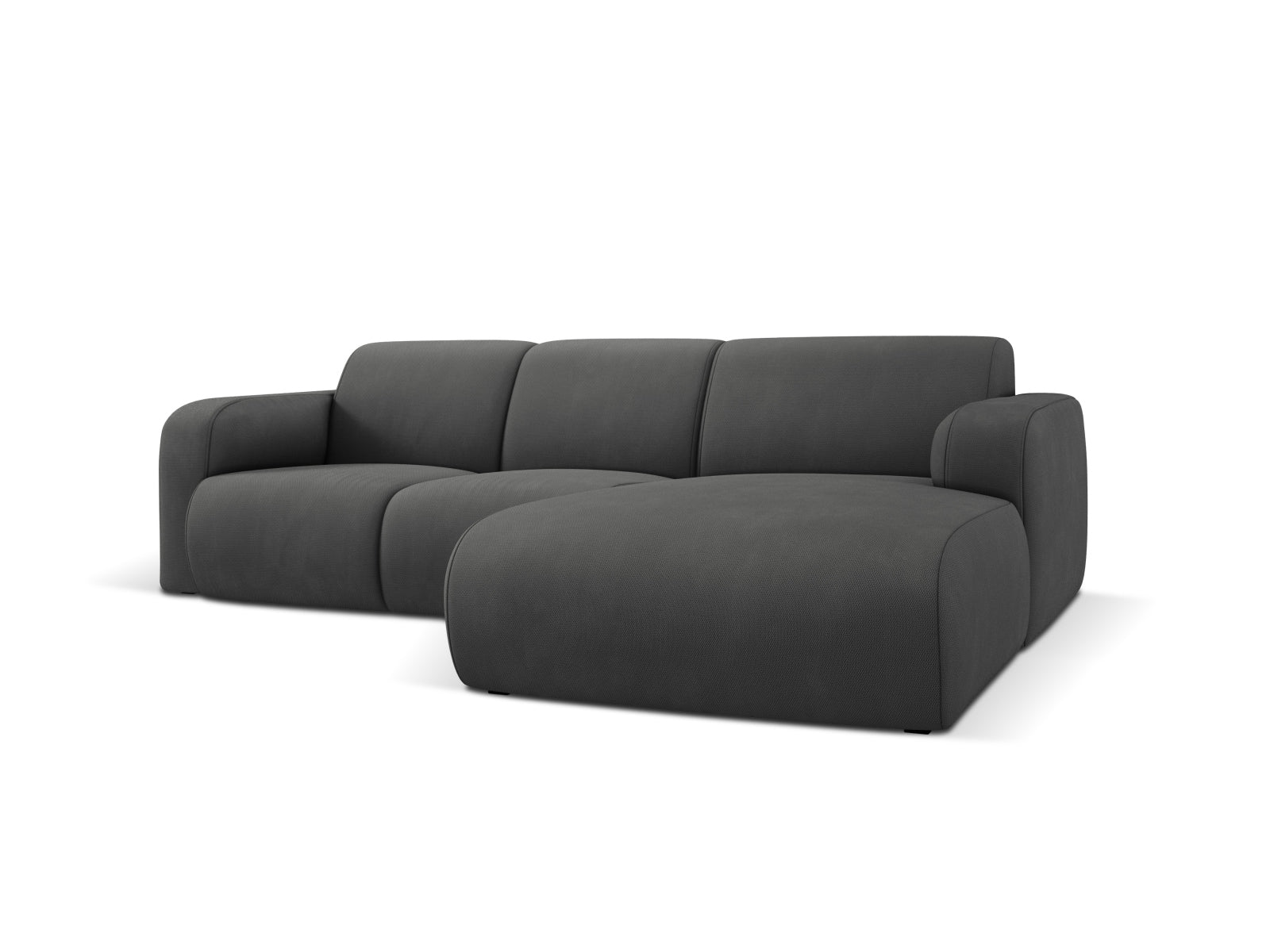 Elegantes Molino Ecksofa in Dunkelgrau, 4-Sitzer, perfekt für stilvolle Wohnzimmer. Hochwertiges L-Sofa von Micadoni für maximalen Komfort.