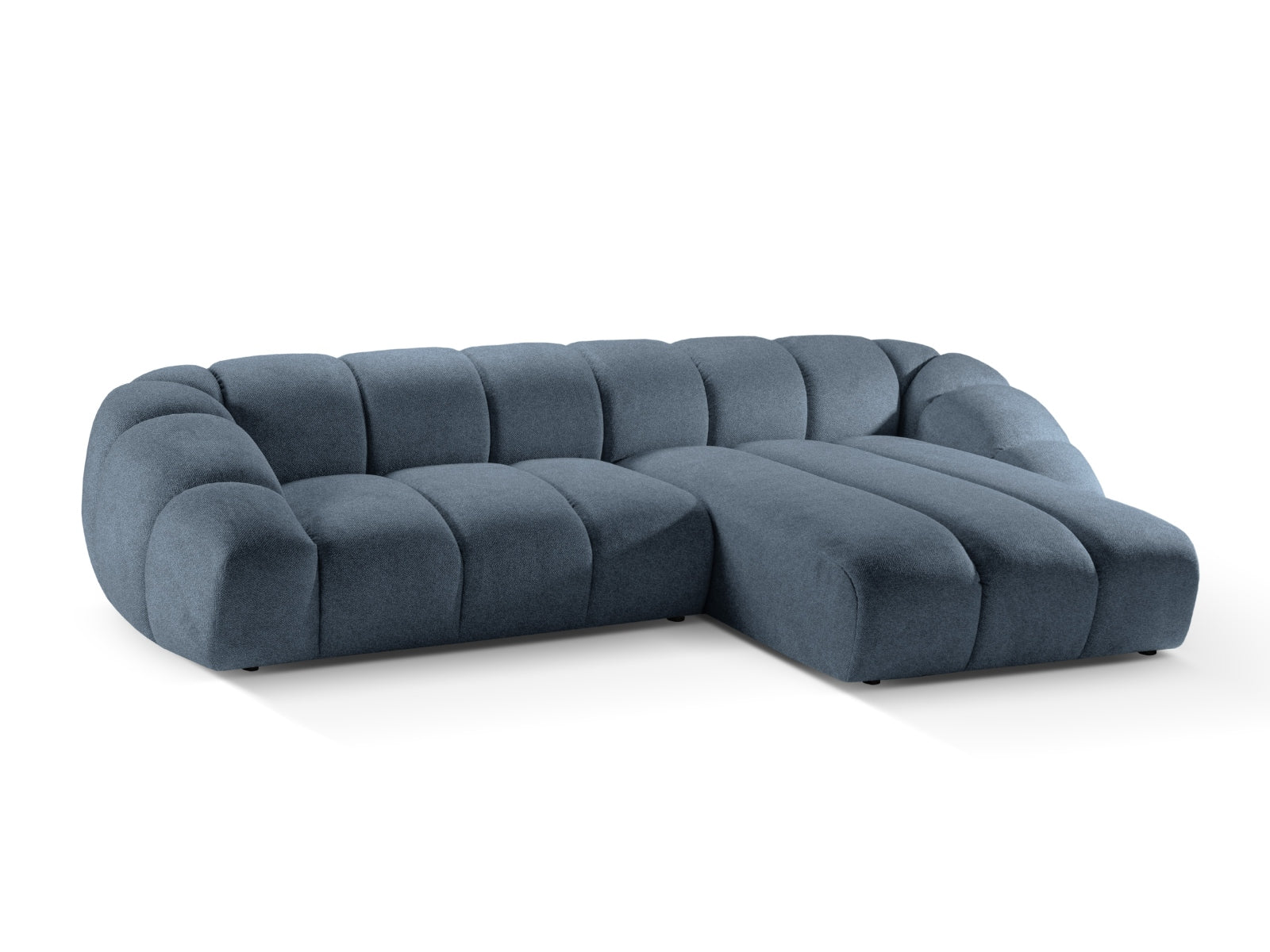 Stylisches Diana Ecksofa rechts, 4-Sitzer in trendigem Blue Jeans-Bubble, perfekt für zeitgemäße Wohnkonzepte von Micadoni.