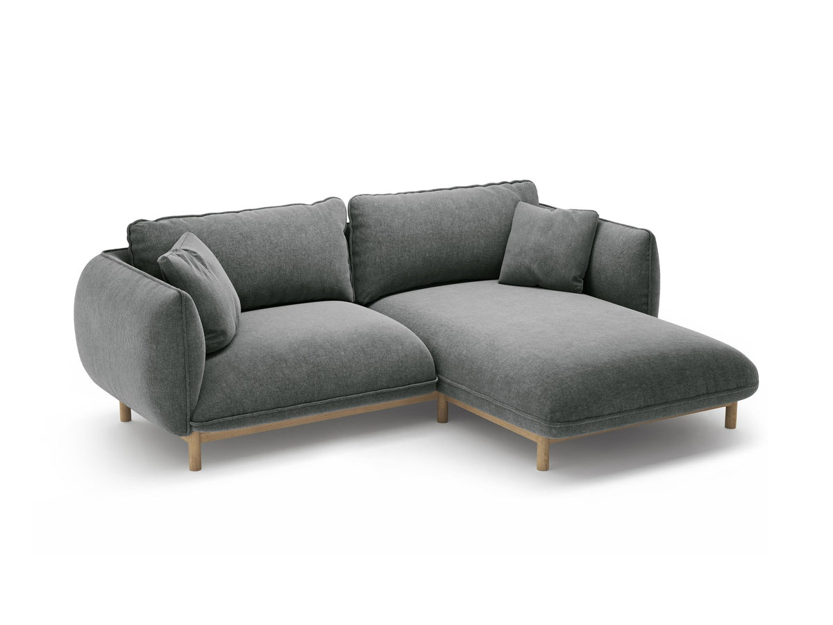 Foto des Ada Linkes Ecksofa von Micadoni in Mandel beige: L-Sofa mit rundem Armlehnen-Design, Buchenholzbeinen und Velours-Bezug Casino Lion.