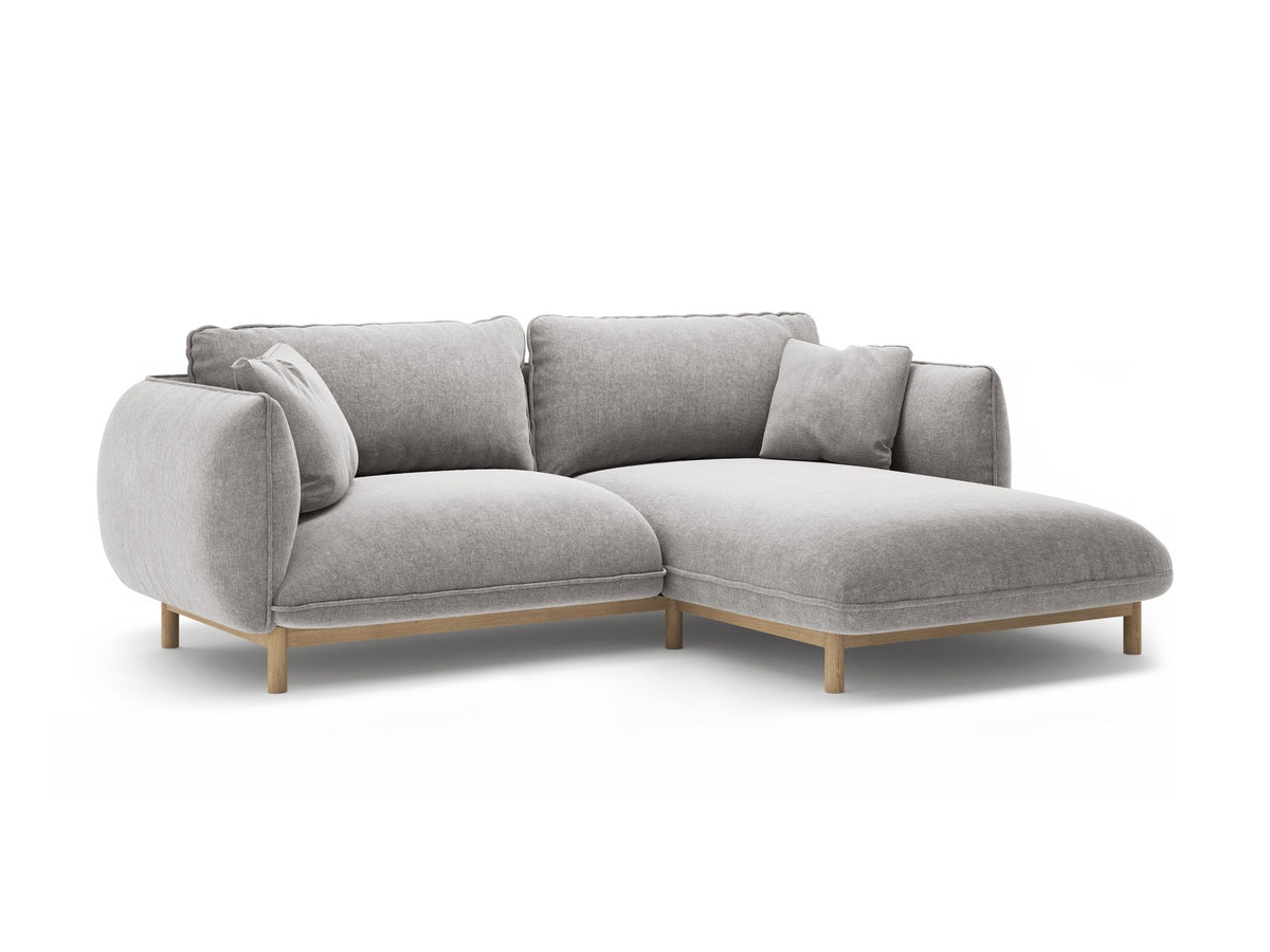 Foto des Ada Linkes Ecksofa von Micadoni in Mandel beige: L-Sofa mit rundem Armlehnen-Design, Buchenholzbeinen und Velours-Bezug Casino Lion.
