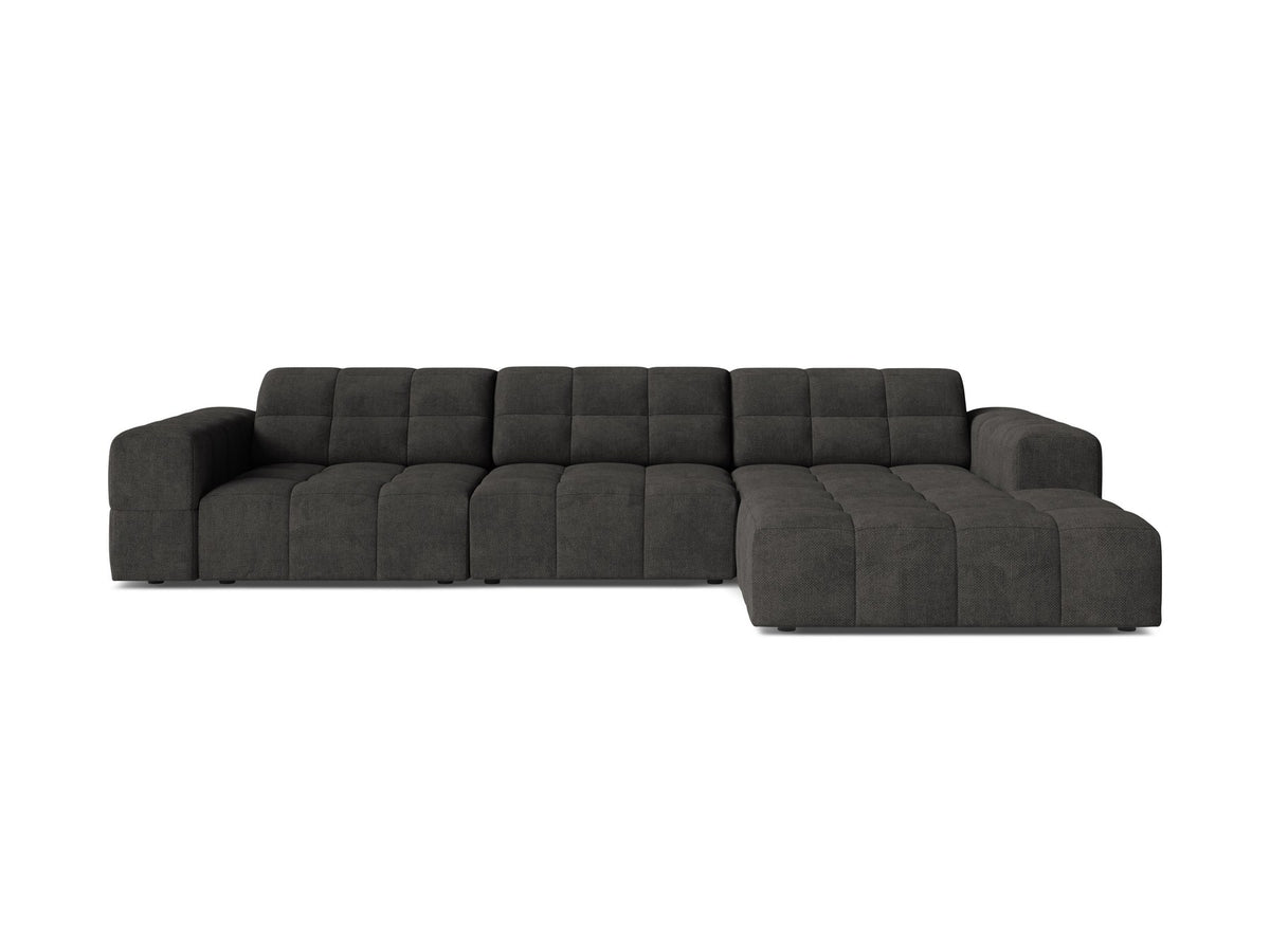 Ecksofa Jennifer von Micadoni in leichtem Beige, L-Form mit rechter Ausrichtung, Bluvel-Stoff und schwarzen Kunststoffbeinen.
