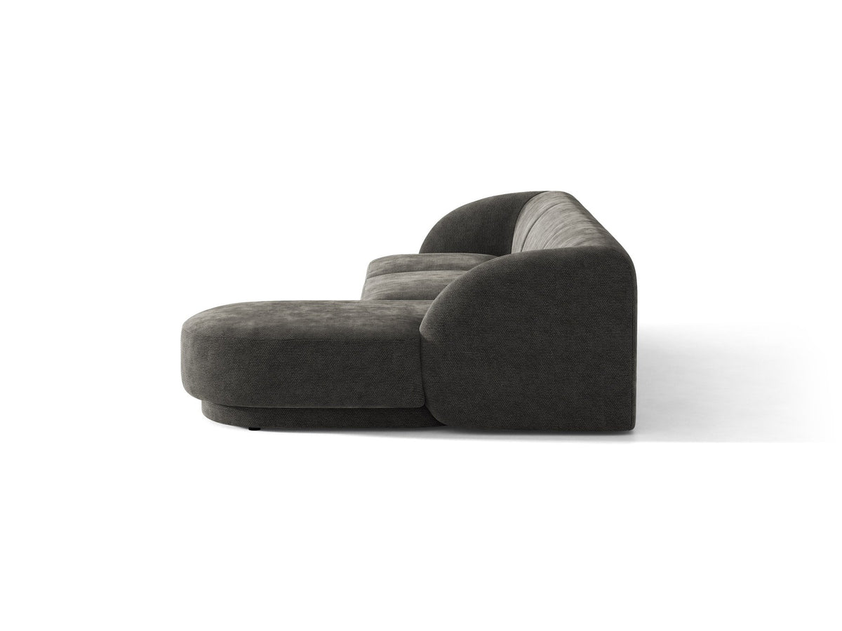 Dunkelbeiges L-Sofa Miley von Micadoni mit Bluvel-Stoffbezug, schwarzen Kunststoffbeinen und modularer Bauweise, rechts ausgerichtet.