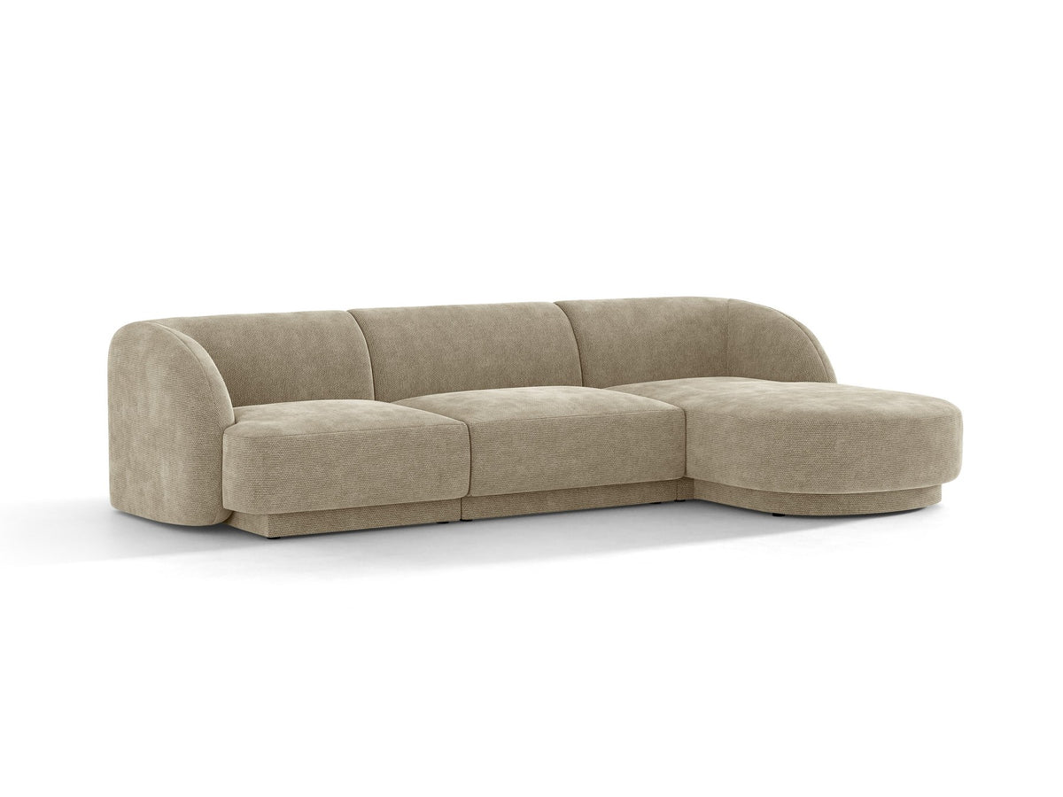 Dunkelbeiges L-Sofa Miley von Micadoni mit Bluvel-Stoffbezug, schwarzen Kunststoffbeinen und modularer Bauweise, rechts ausgerichtet.