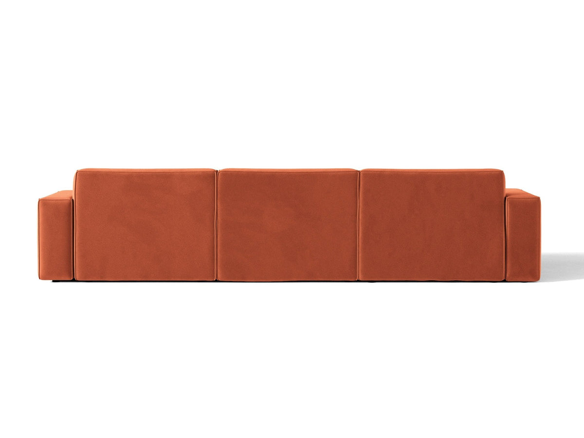 Modulares Ecksofa rechts von Micadoni in leichtem Beige, Samtstoff Venus, mit schwarzen Kunststoffbeinen und niedriger Rückenlehne.