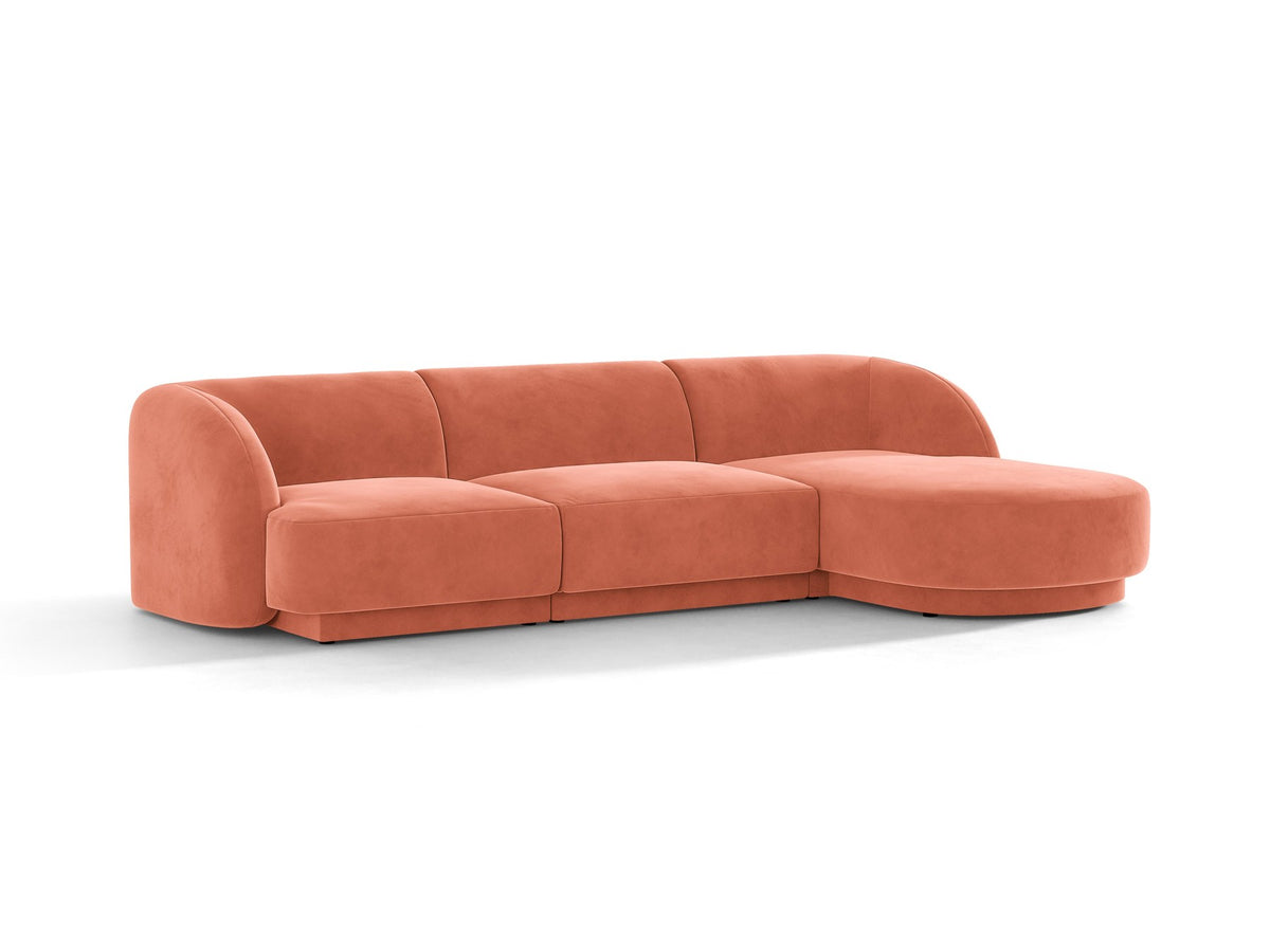 Dunkelbeiges L-Sofa Miley von Micadoni mit Bluvel-Stoffbezug, schwarzen Kunststoffbeinen und modularer Bauweise, rechts ausgerichtet.