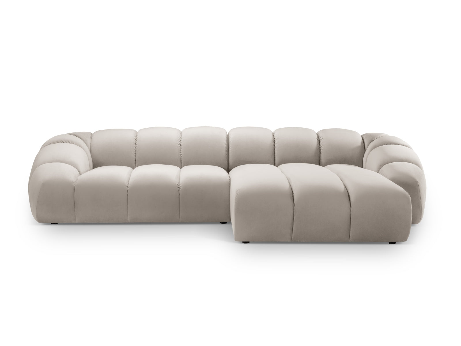 Diana Velour Ecksofa rechts 4 Sitzer in Beige präsentiert im Onlineshop von KAQTU Design AG. Ecksofa rechts ist von Micadoni