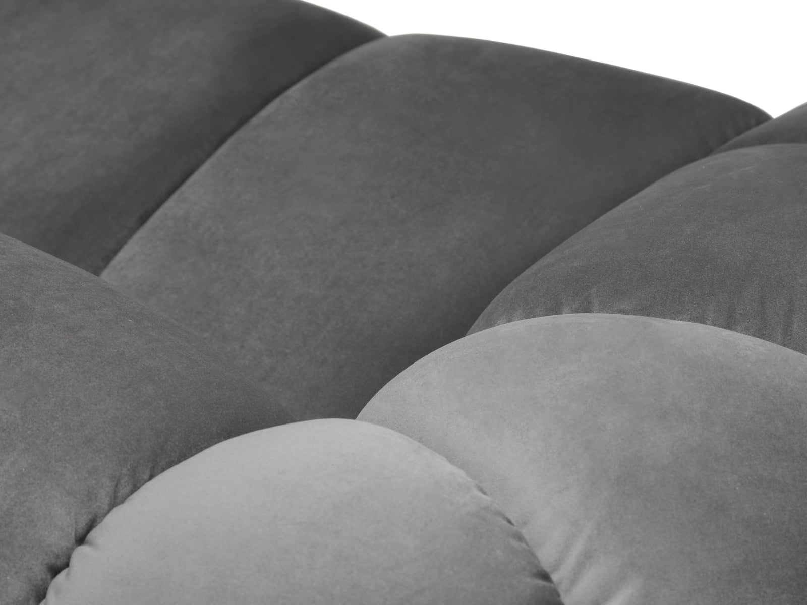 Elegantes Diana Velour Ecksofa in stilvollem Grau, 4-Sitzer, rechtsseitig, ideal für komfortable und moderne Wohnräume.