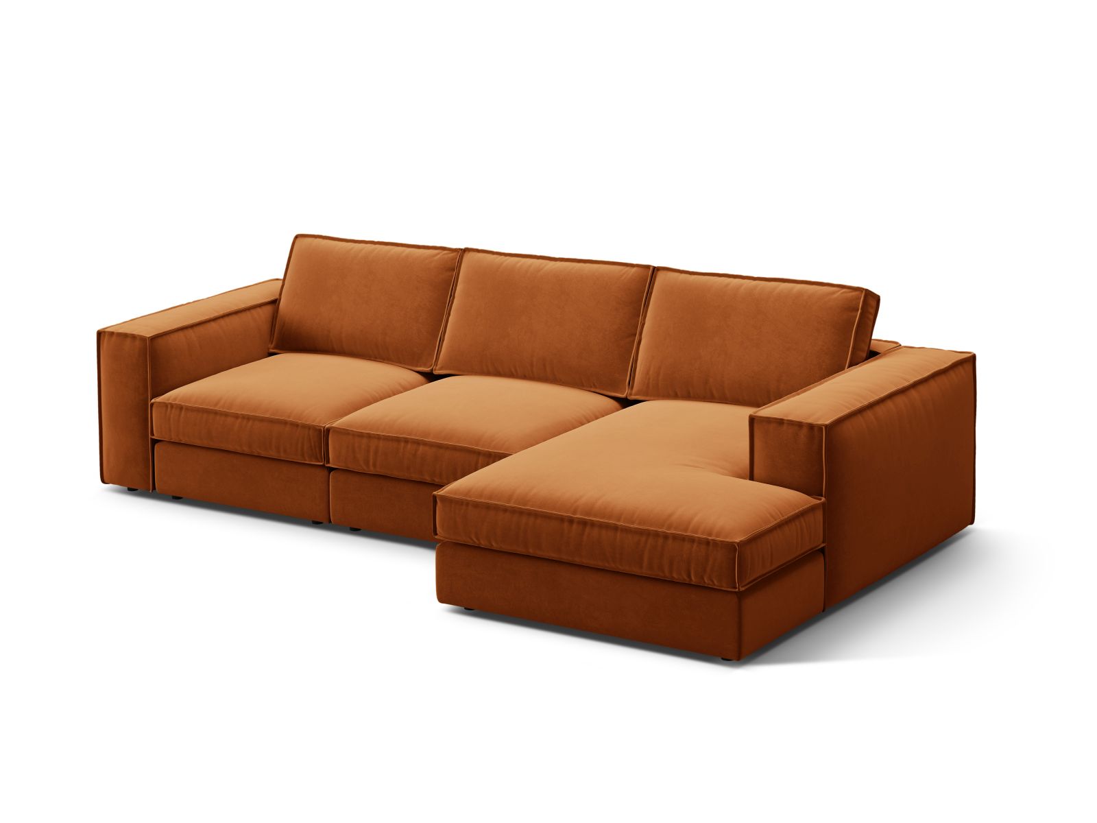 Elegantes 3-Sitzer Ecksofa Pola in warmem Terracotta, ideal für stilvolle Wohnräume, präsentiert von Micadoni.