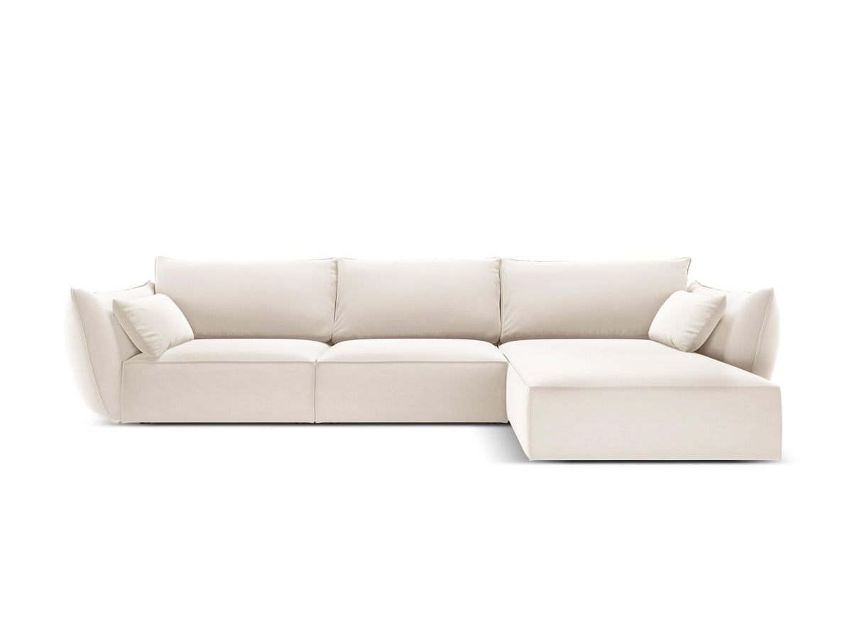 Kaelle Velour Ecksofa rechts 4 Sitzer in Light Beige-Bluvel präsentiert im Onlineshop von KAQTU Design AG. L-Sofa rechts ist von Micadoni